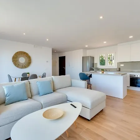 Vb Roca 2bdr With Sea Views